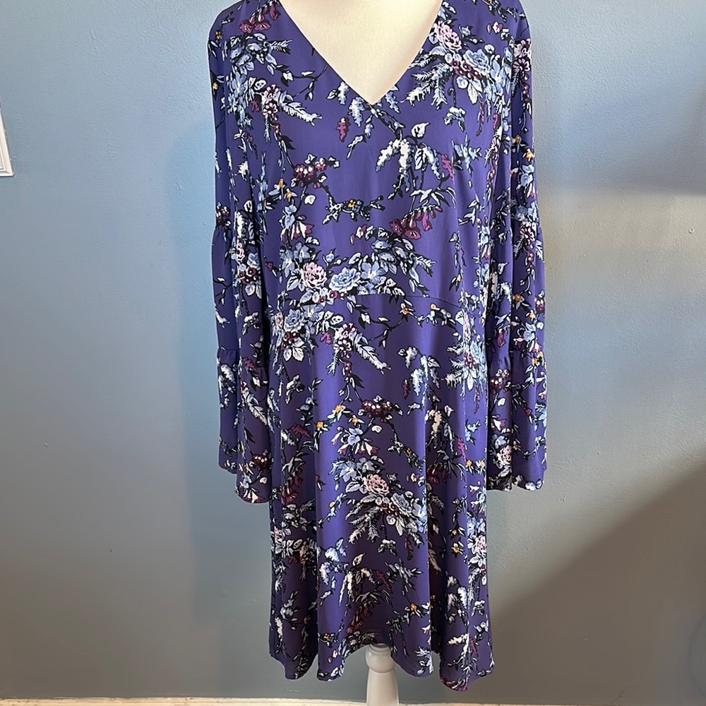 Get Ready for Spring! Loft Floral V-Neck Blue Dress